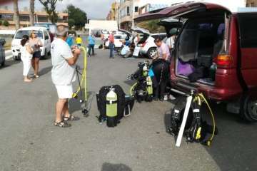 La limpieza de fondos marinos de La Garita 'rueda' con éxito (Foto TA)